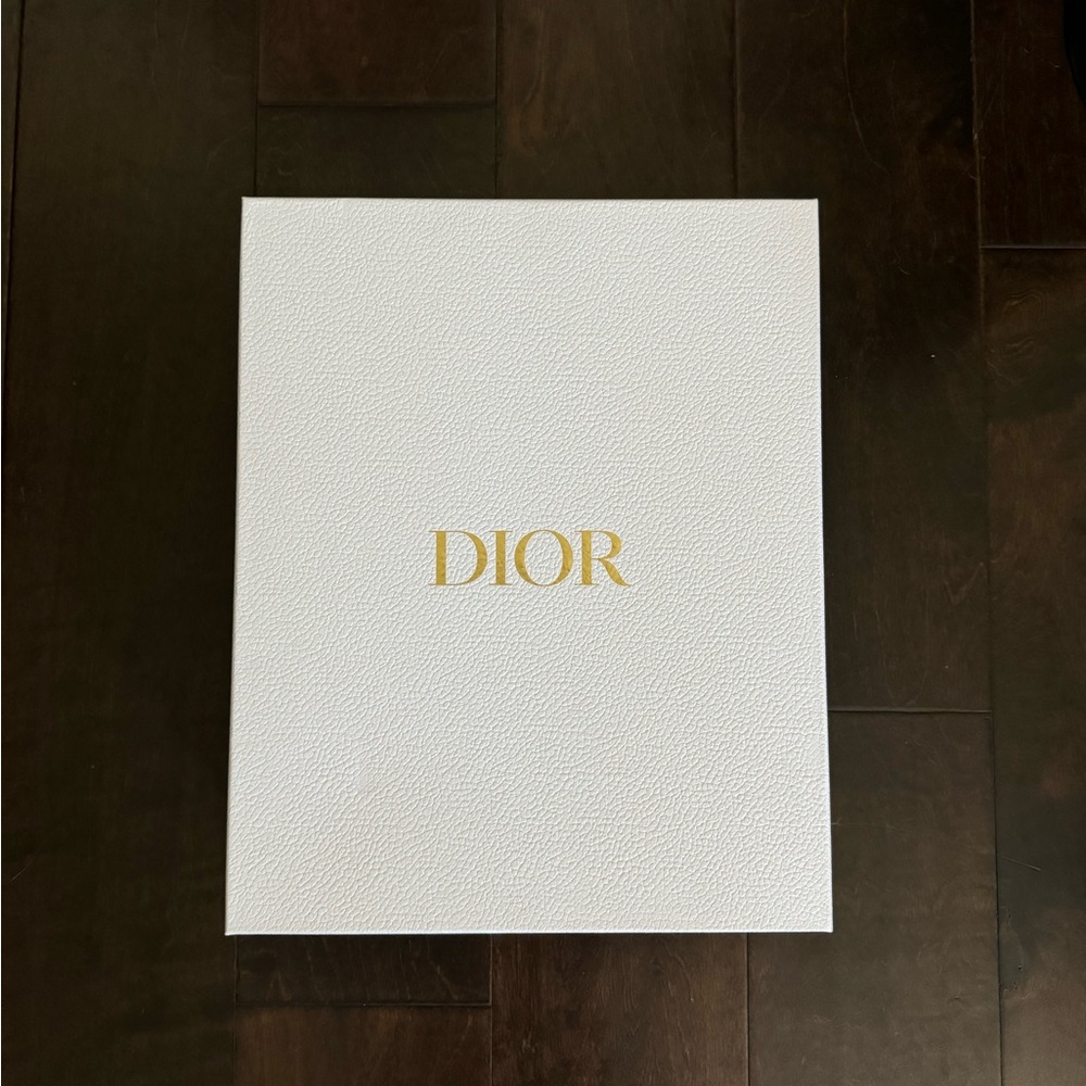 Dior box